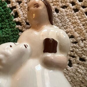 Vintage 1940’s Ceramic Figurine of Girl with Lamb EUC no flaws ❤️